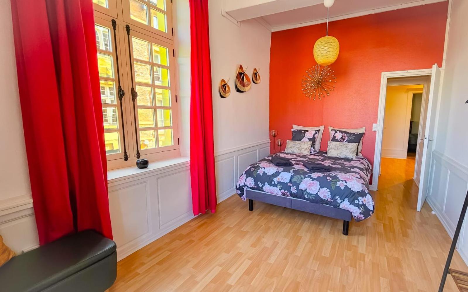 Grand Apt 130M2 Vue Place Ducale Charleville-Mézières Kültér fotó